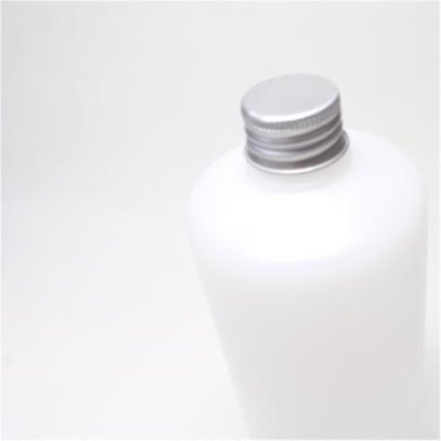 画像2: プラスチック容器 500ml PE ストレートボトル [ ボトル：ホワイト ／ キャップ：アルミニウム ]