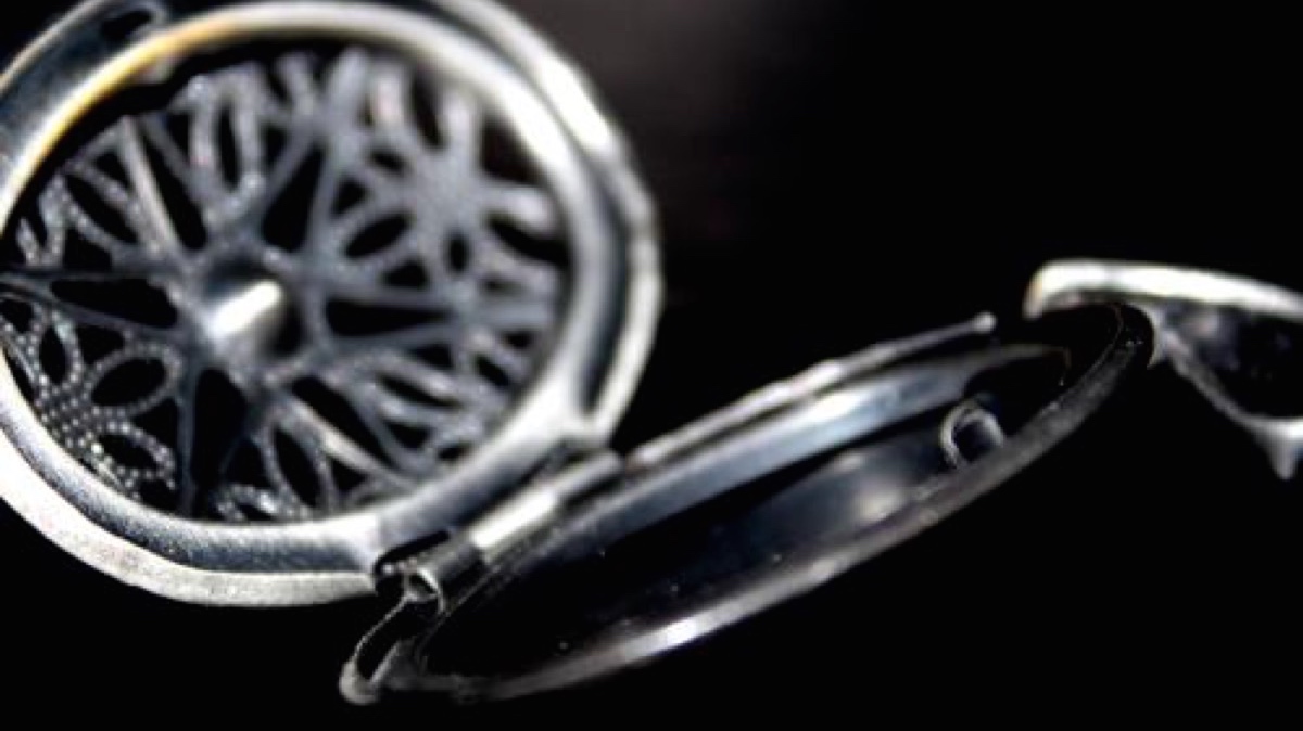 ペンダント材料