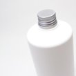 画像2: プラスチック容器 500ml PE ストレートボトル [ ボトル：ホワイト ／ キャップ：アルミニウム ]